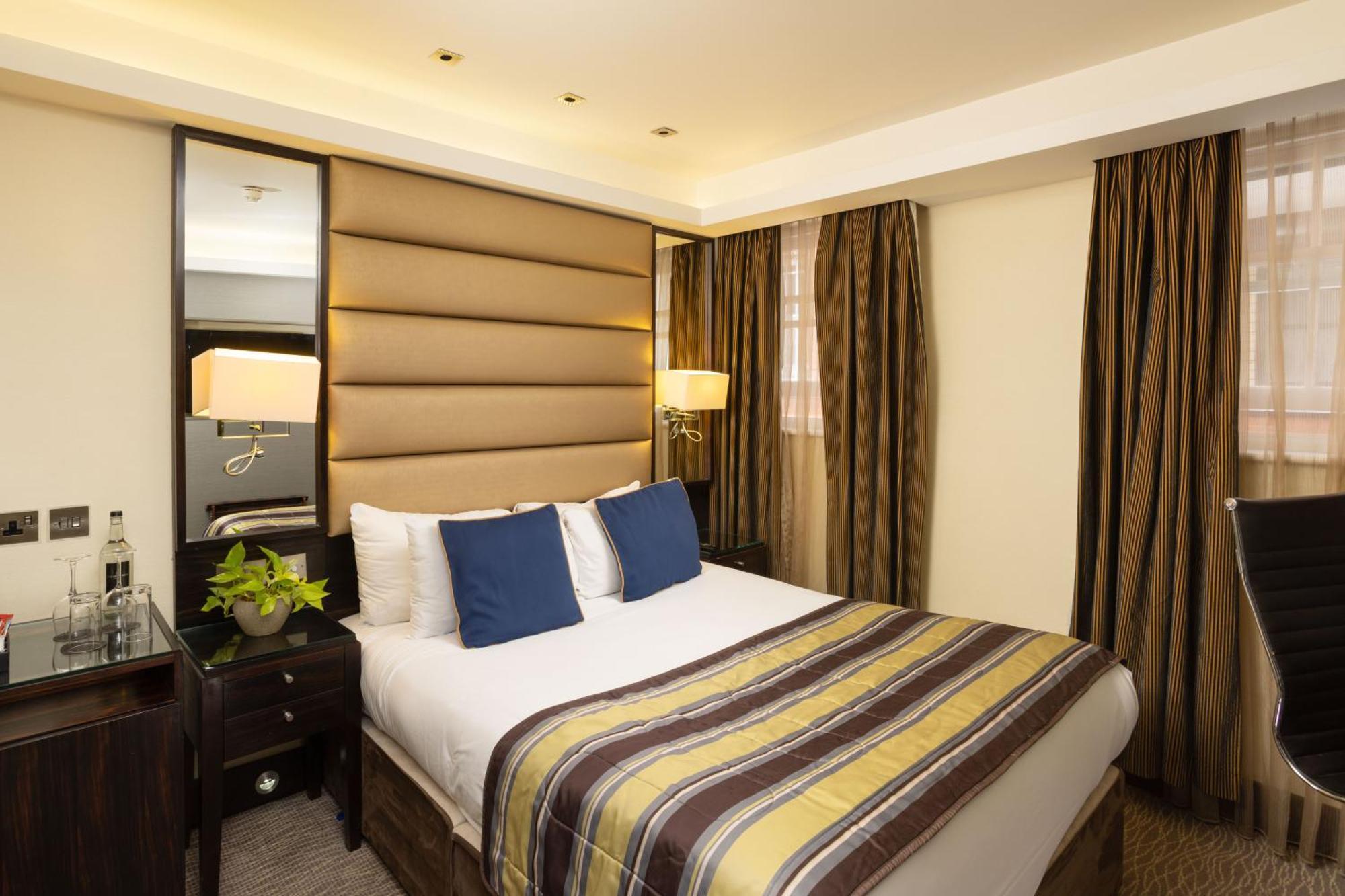 Park Grand Mayfair Лондон Екстериор снимка A bedroom at the hotel