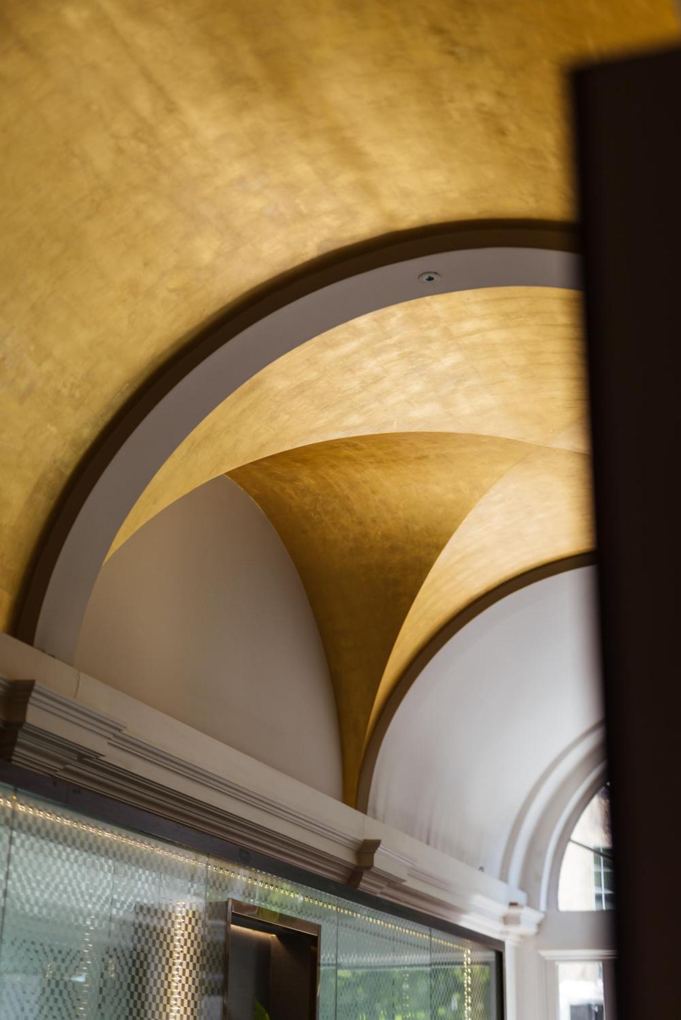 Park Grand Mayfair Лондон Екстериор снимка Gold leafing on a ceiling