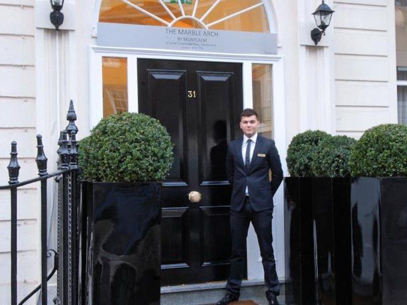 Park Grand Mayfair Лондон Екстериор снимка The entrance to The Wallace Collection