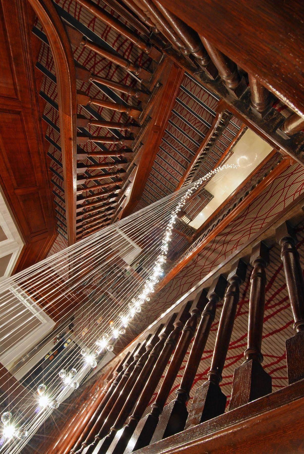 Park Grand Mayfair Лондон Екстериор снимка The staircase